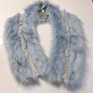 NEW:  gorgeous baby blue faux fur scarf